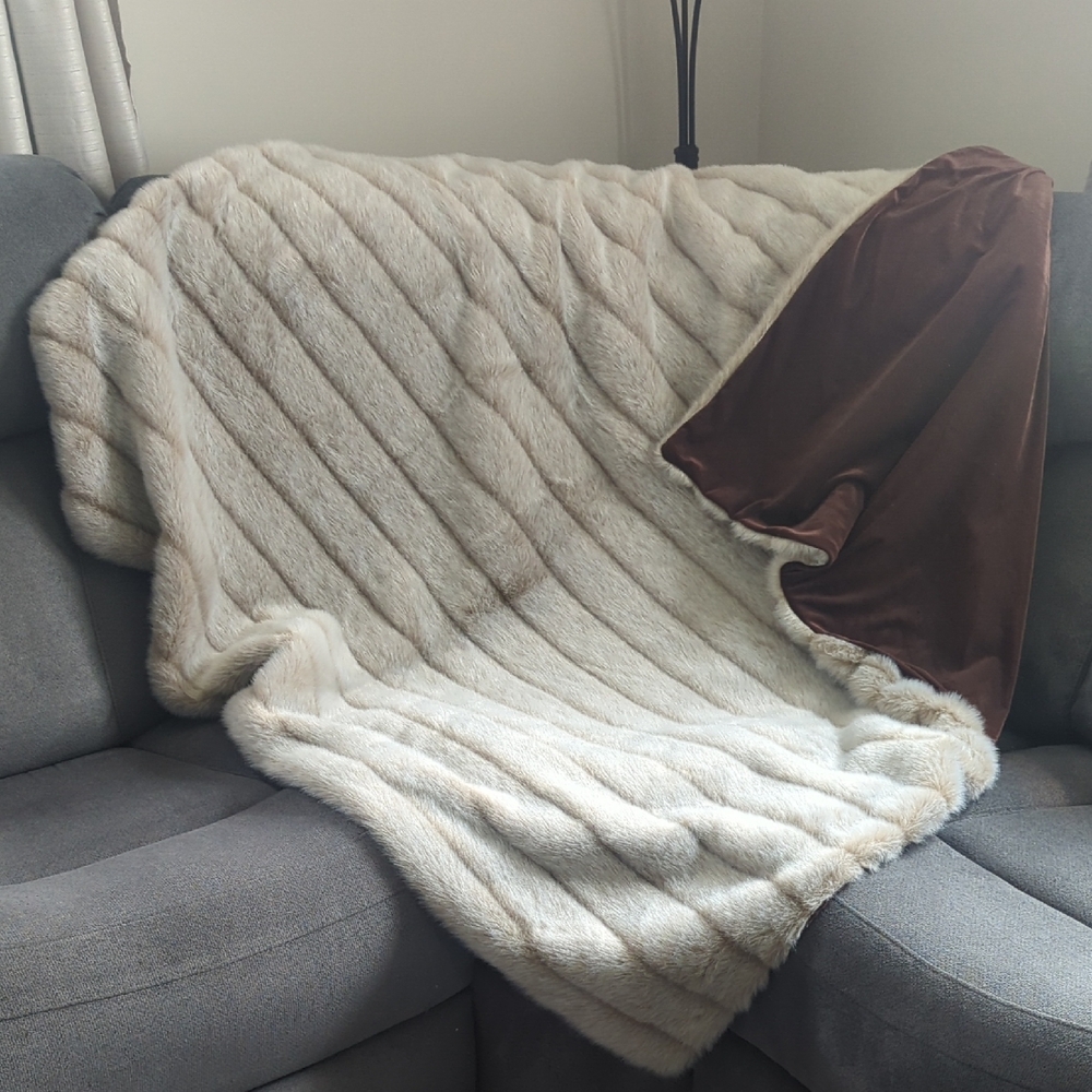 Terry Lewis Cozy Cream and Brown Textured Throw Blanket
